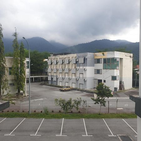 Unisuites Roomstay Kampar Exteriör bild