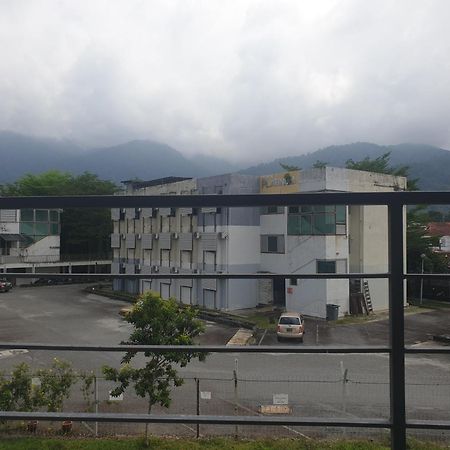 Unisuites Roomstay Kampar Exteriör bild