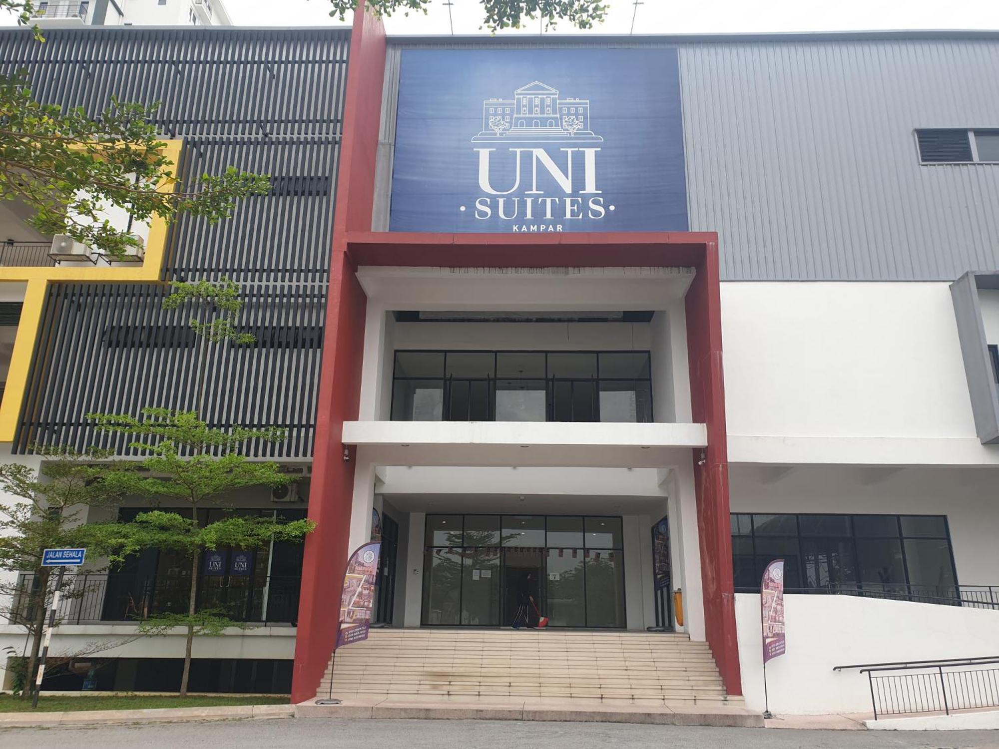 Unisuites Roomstay Kampar Exteriör bild